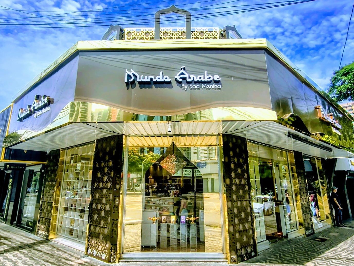 Fachada da Mundo Árabe By Boa Menina em Maringá